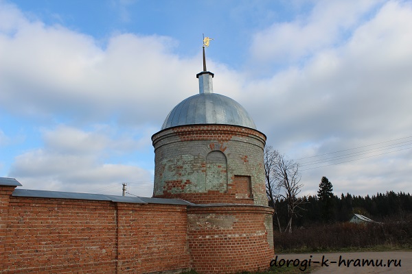 Угловая башня монастыря
